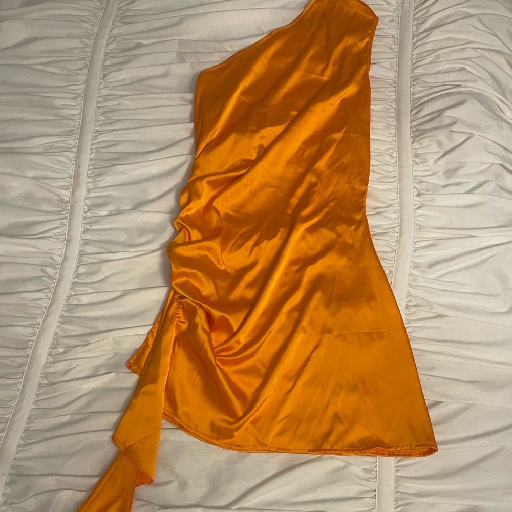 Elegant Orange One-Shoulder Dress